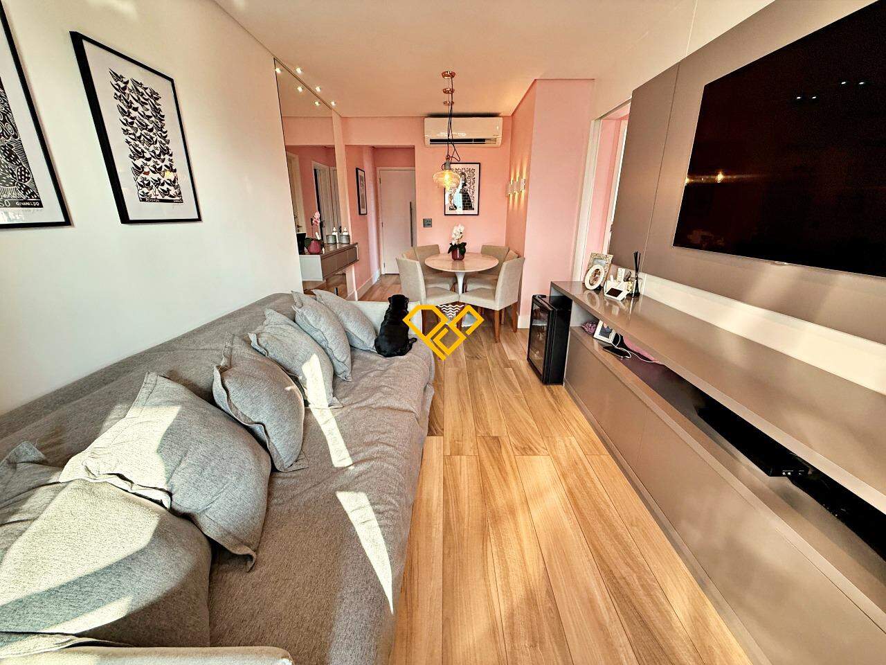 Apartamento à venda no Ponta da Praia: Sala