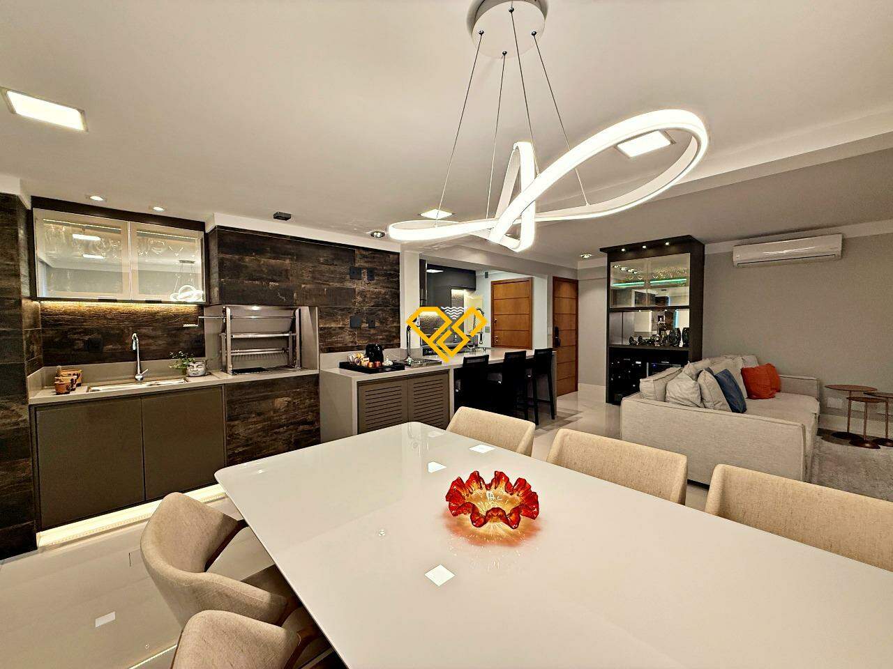 Apartamento à venda no Ponta da Praia: Sala