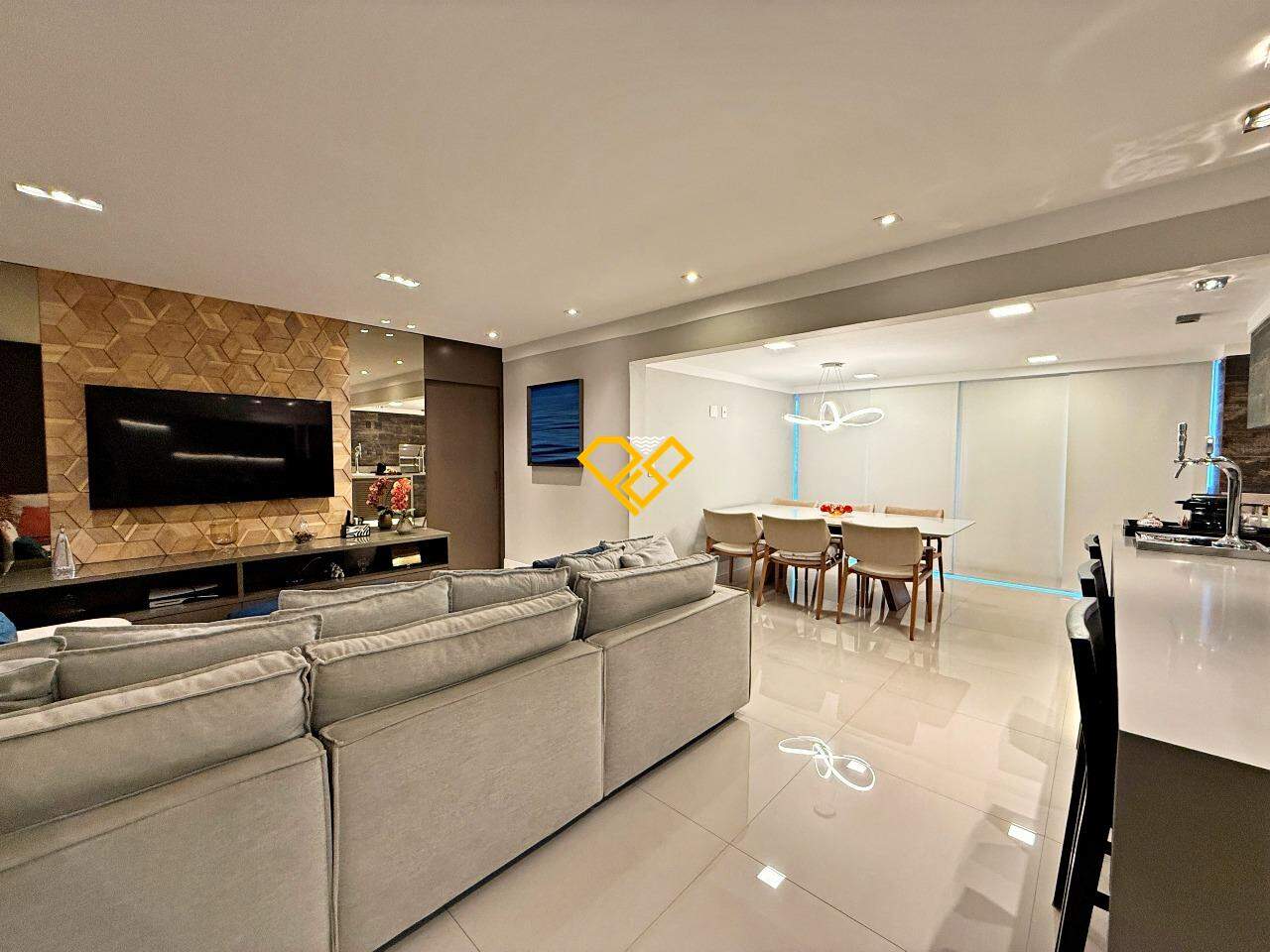 Apartamento à venda no Ponta da Praia: Sala