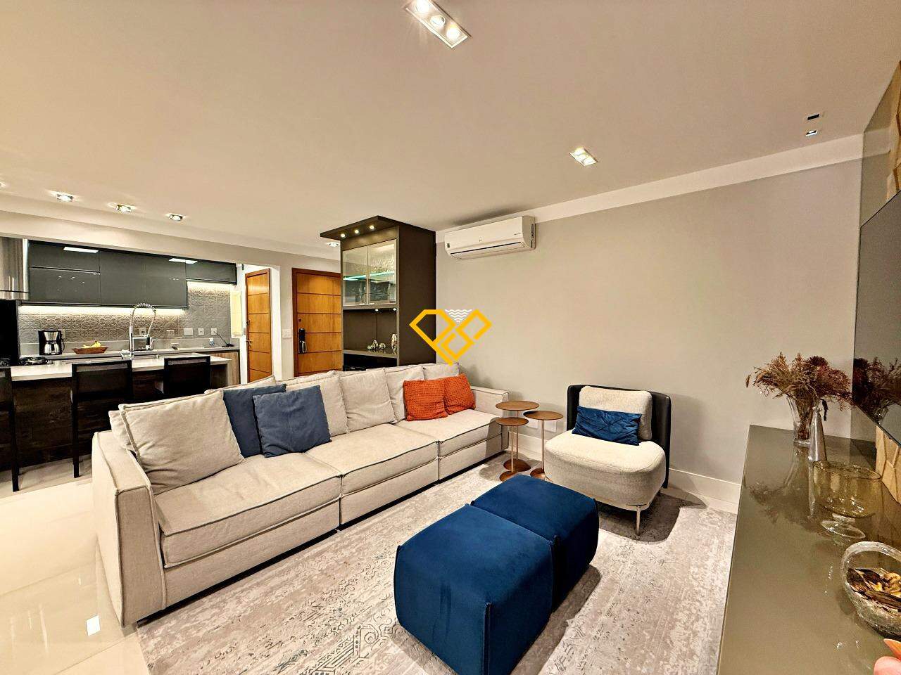 Apartamento à venda no Ponta da Praia: Sala