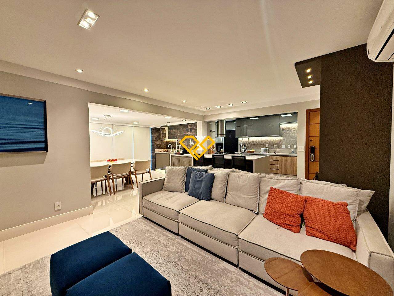 Apartamento à venda no Ponta da Praia: Sala