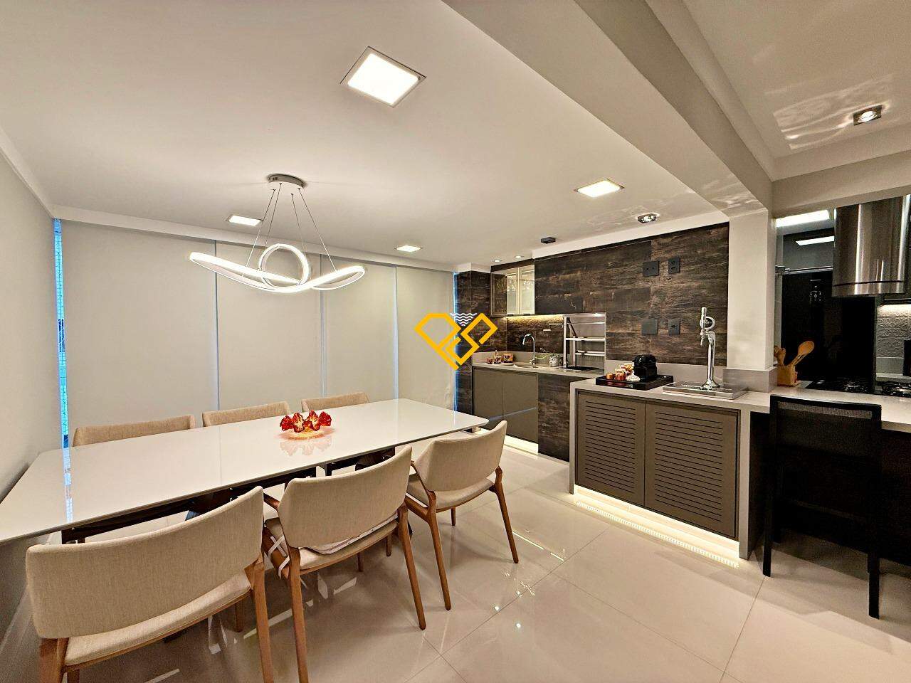 Apartamento à venda no Ponta da Praia: Varanda