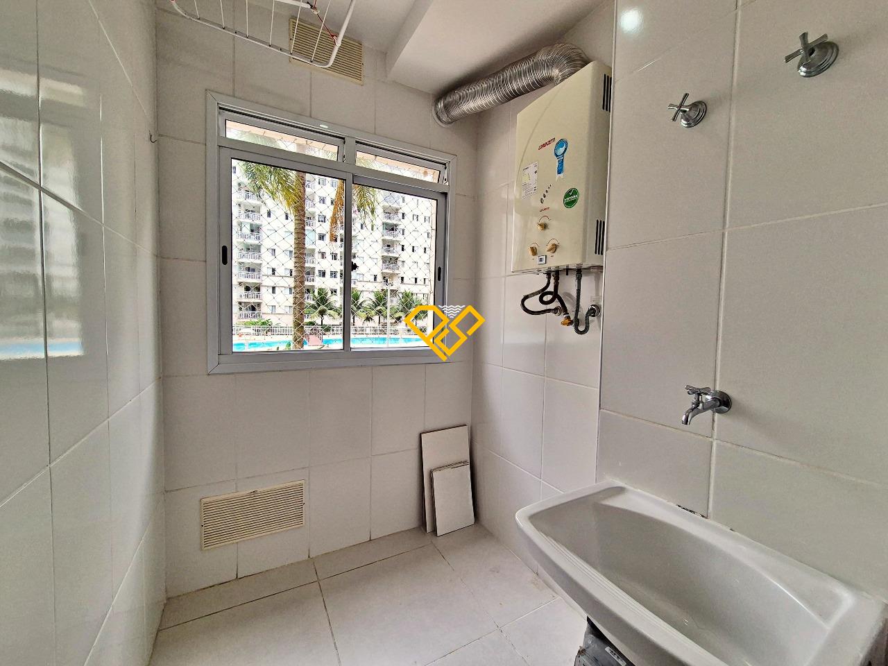 Apartamento para aluguel no Marapé: Área de serviço