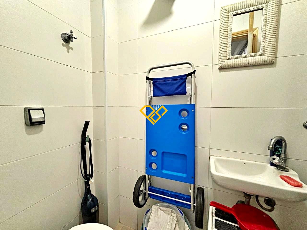 Apartamento à venda no Ponta da Praia: Wc de serviço
