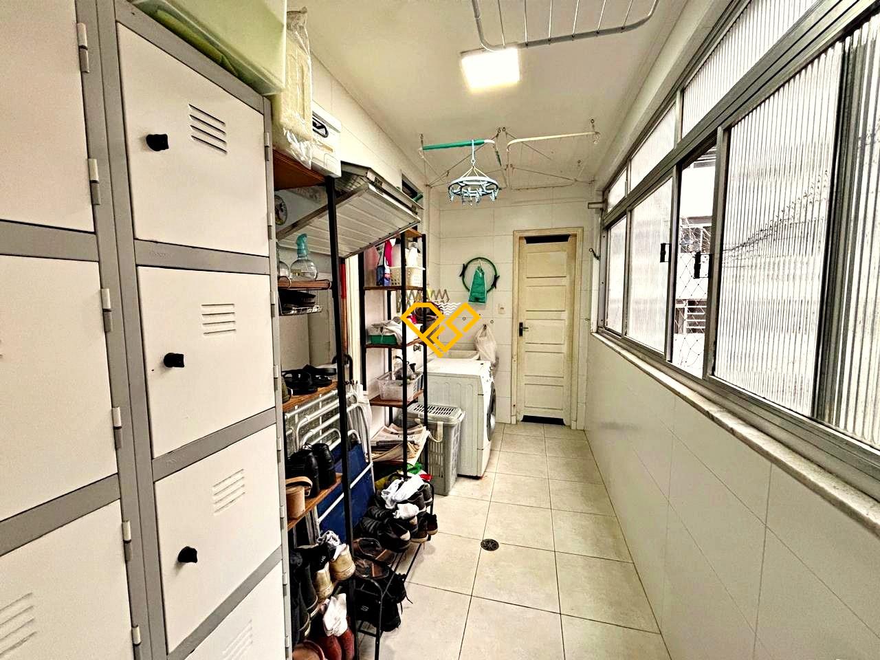 Apartamento à venda no Ponta da Praia: Área de serviço