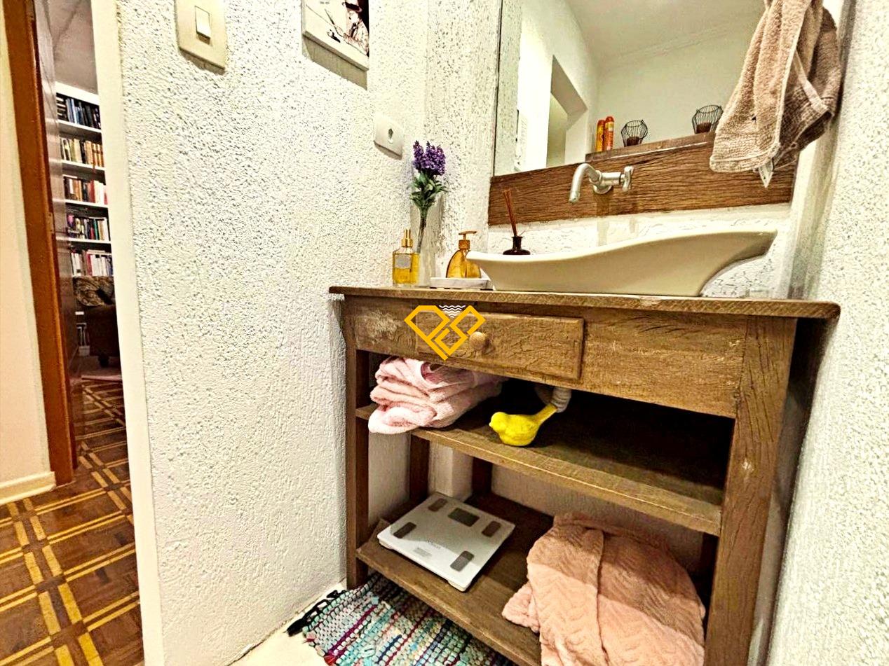 Apartamento à venda no Ponta da Praia: Lavabo