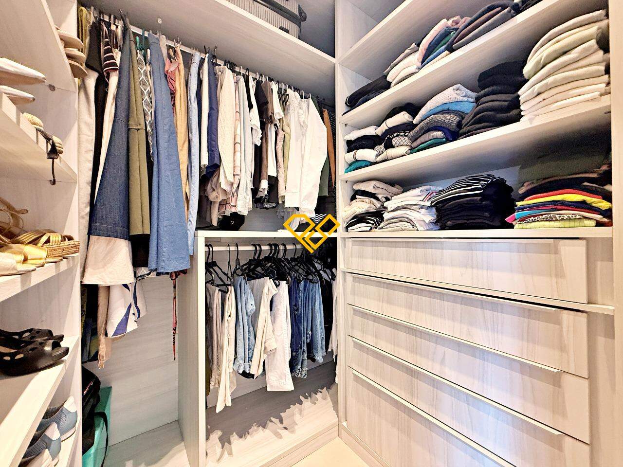 Apartamento à venda no Boqueirão: Dormitório 1 - suíte - closet