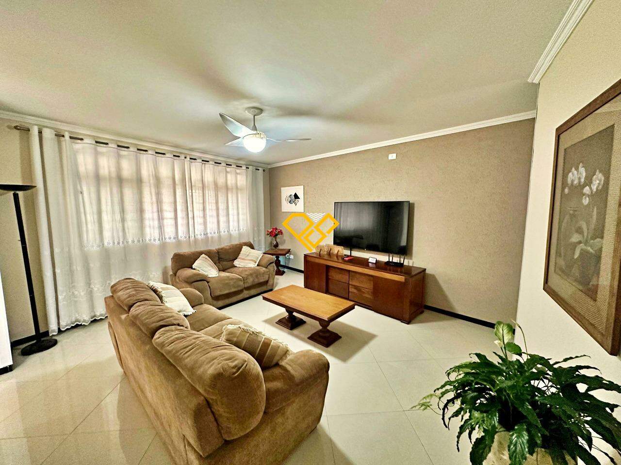 Sobrado à venda no Aparecida: Sala