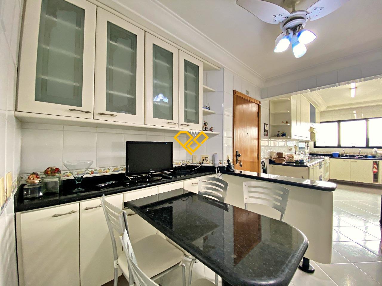 Apartamento à venda no Ponta da Praia: Cozinha