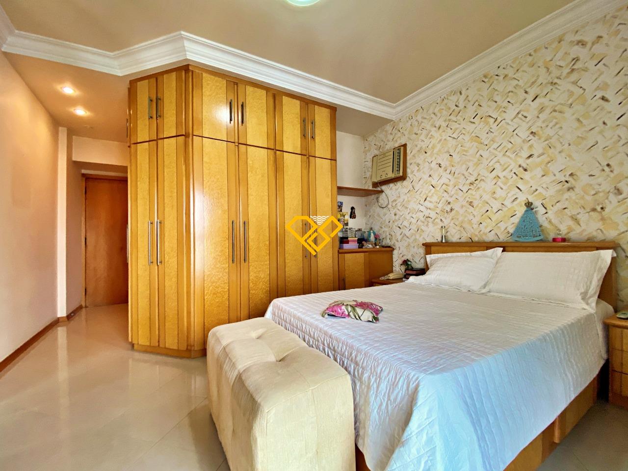 Apartamento à venda no Ponta da Praia: Suíte 1