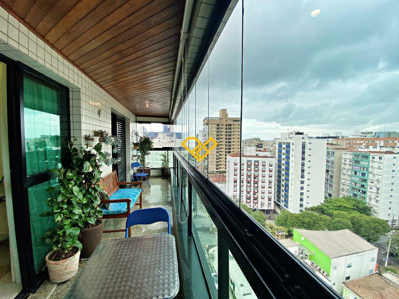 Apartamento à venda no Ponta da Praia: Varanda