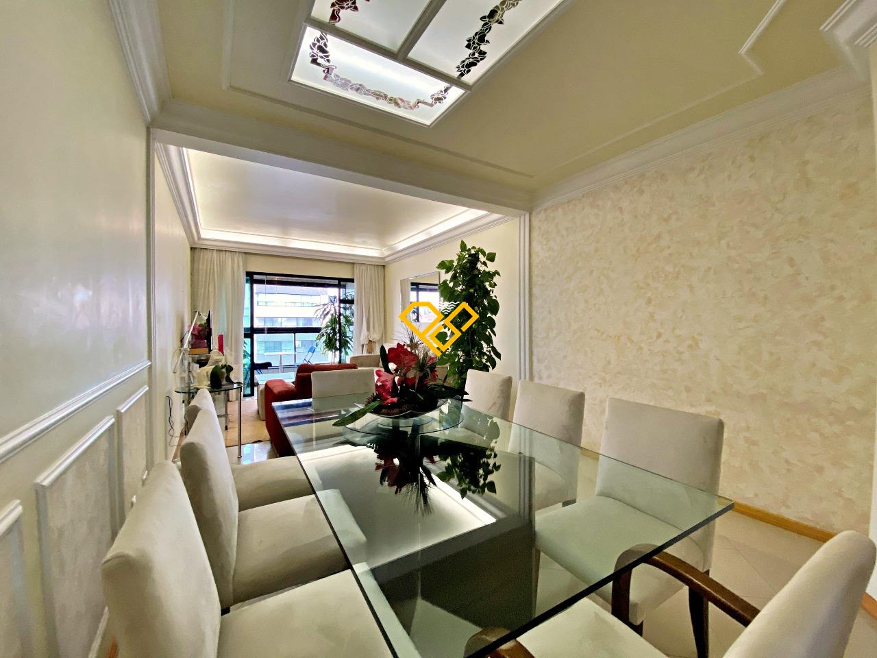 Apartamento à venda no Ponta da Praia: Sala