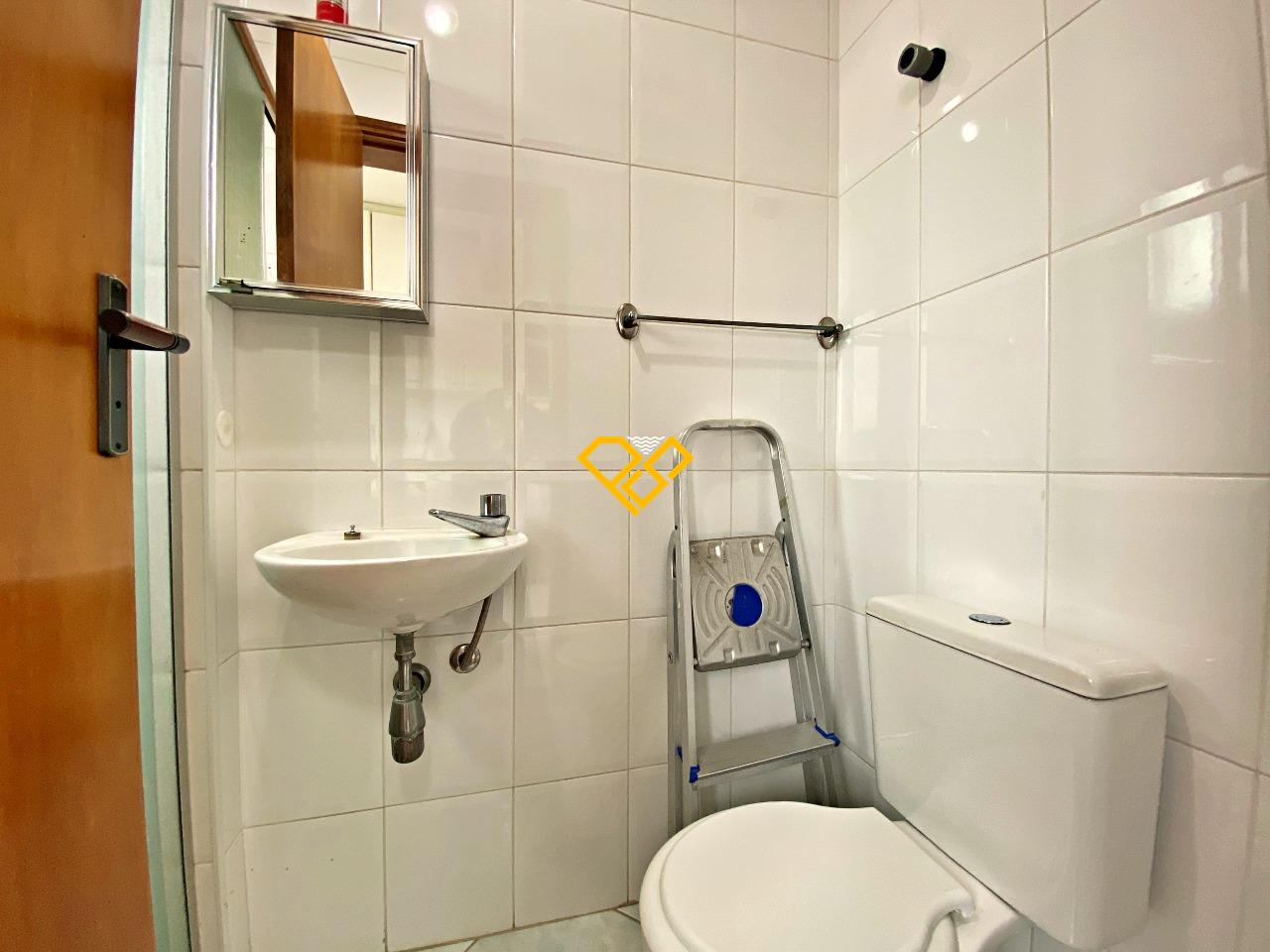 Apartamento à venda no Ponta da Praia: Wc de serviço