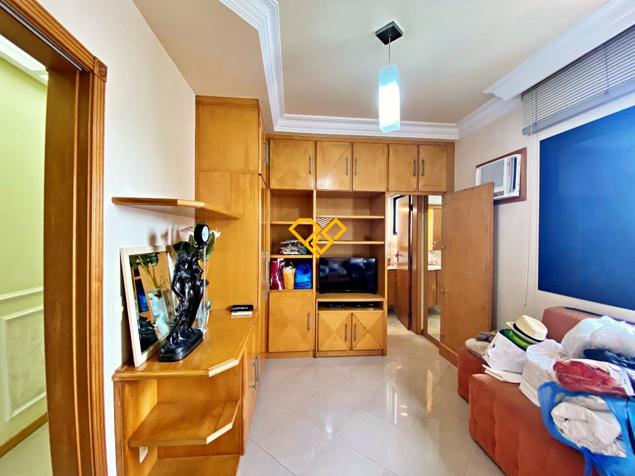 Apartamento à venda no Ponta da Praia: Suíte 2