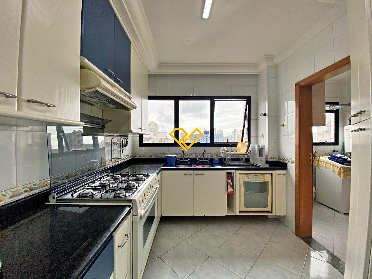 Apartamento à venda no Ponta da Praia: Cozinha