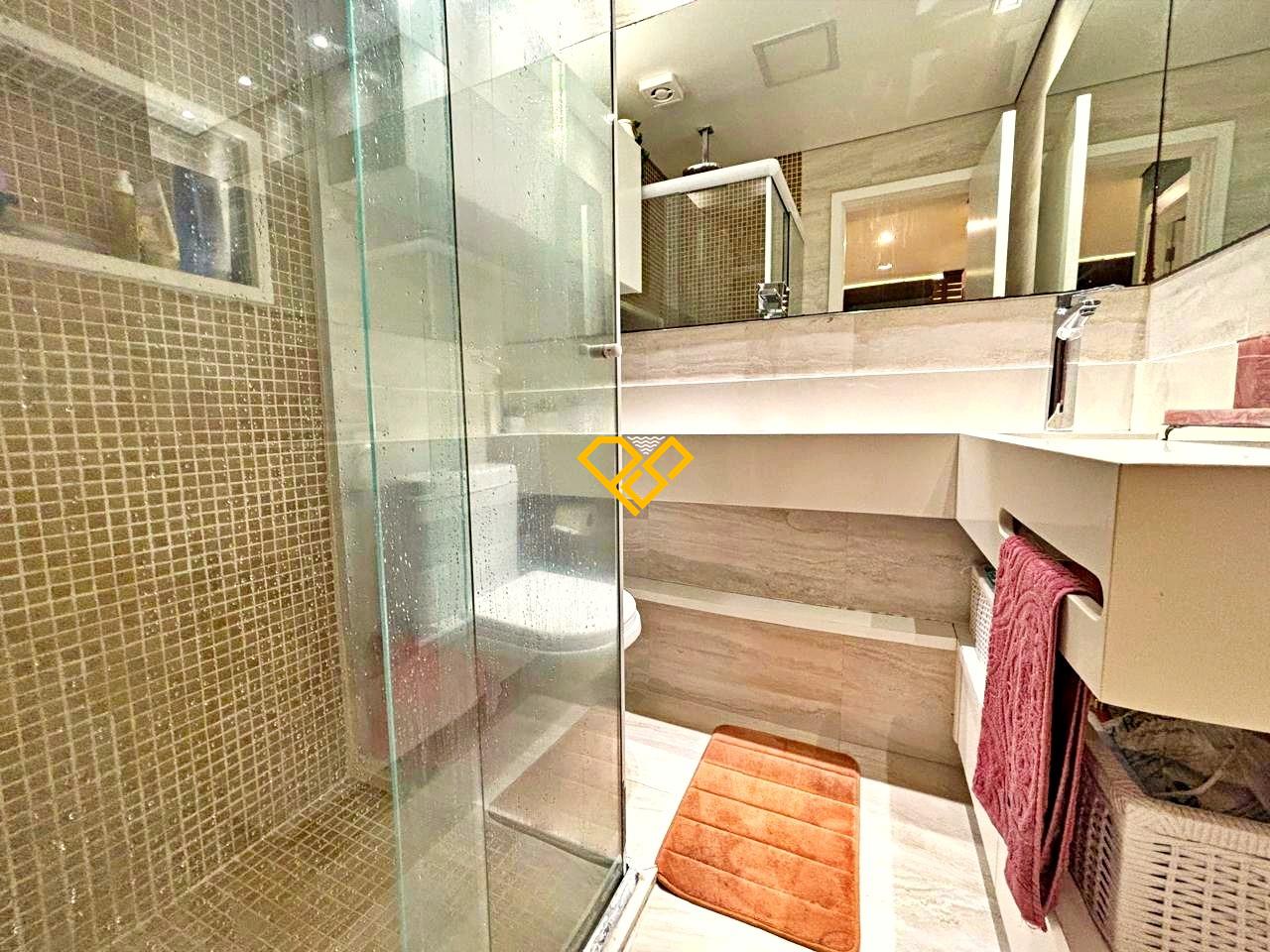 Apartamento à venda no Ponta da Praia: Wc social