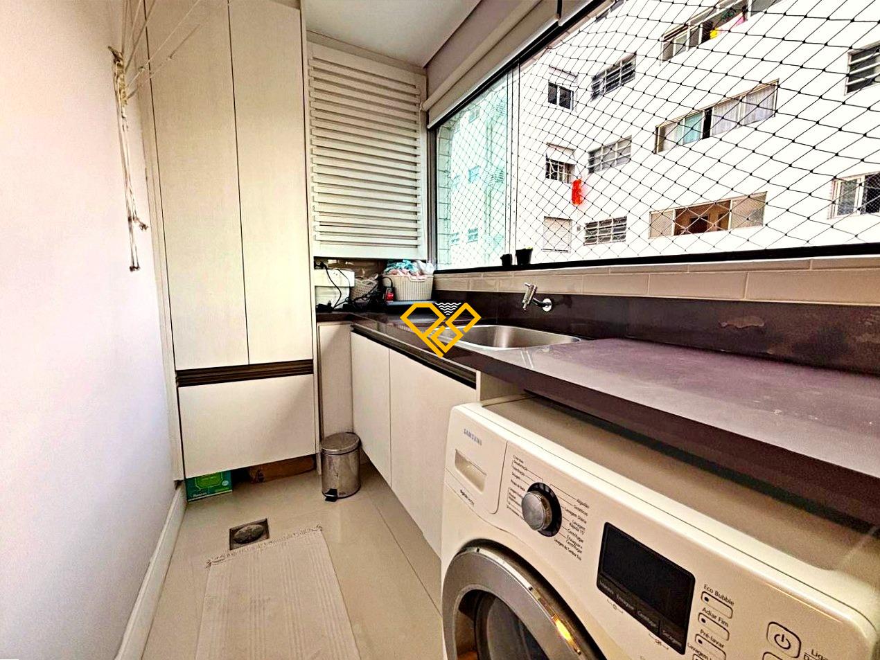 Apartamento à venda no Ponta da Praia: Área de serviço