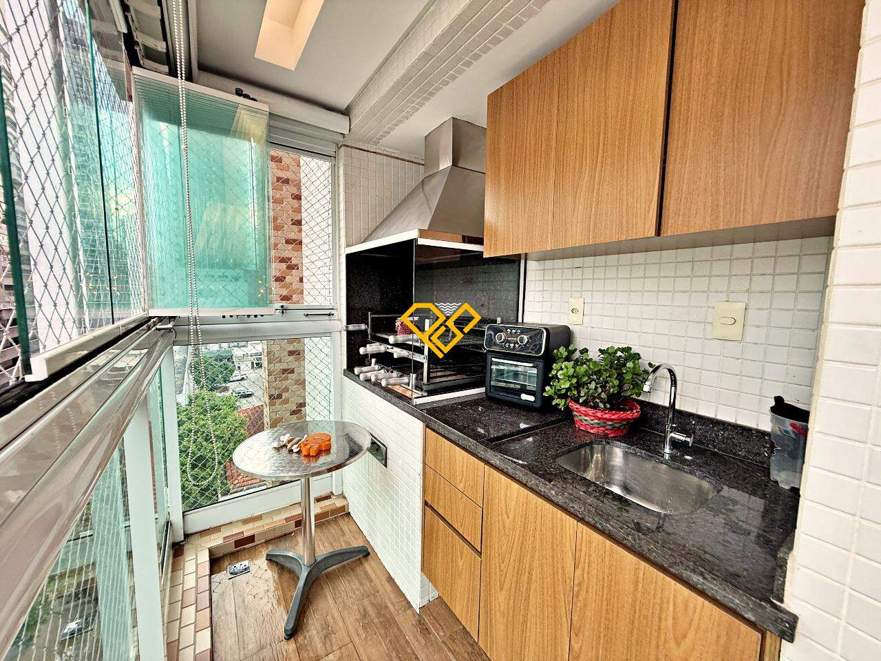 Apartamento à venda no Gonzaga: Varanda