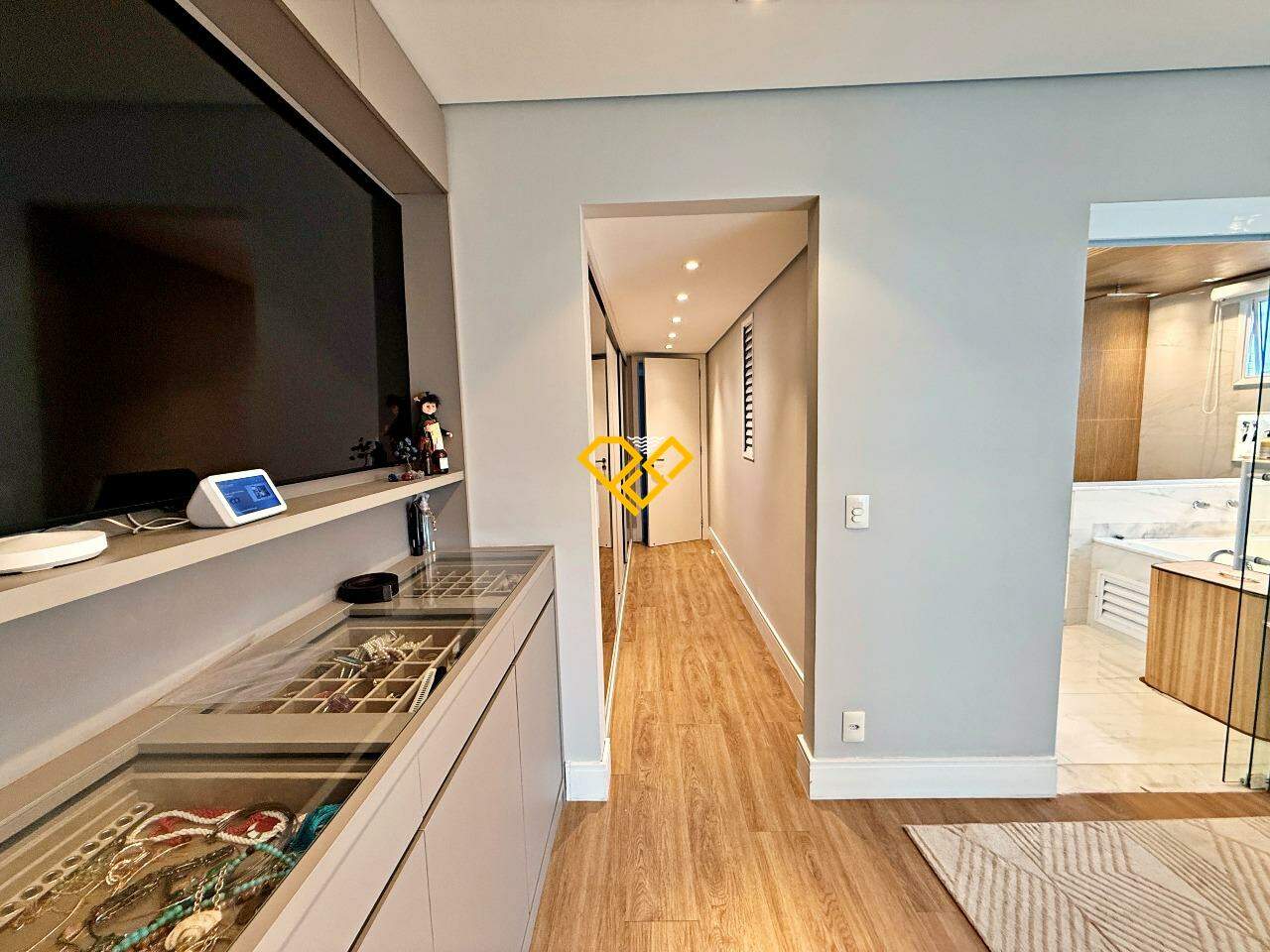 Apartamento à venda no Gonzaga: Suíte 1 - master - closet