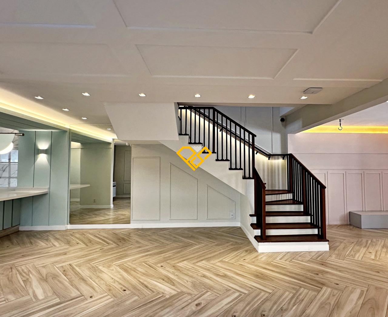 Sobrado à venda no Gonzaga: Sala