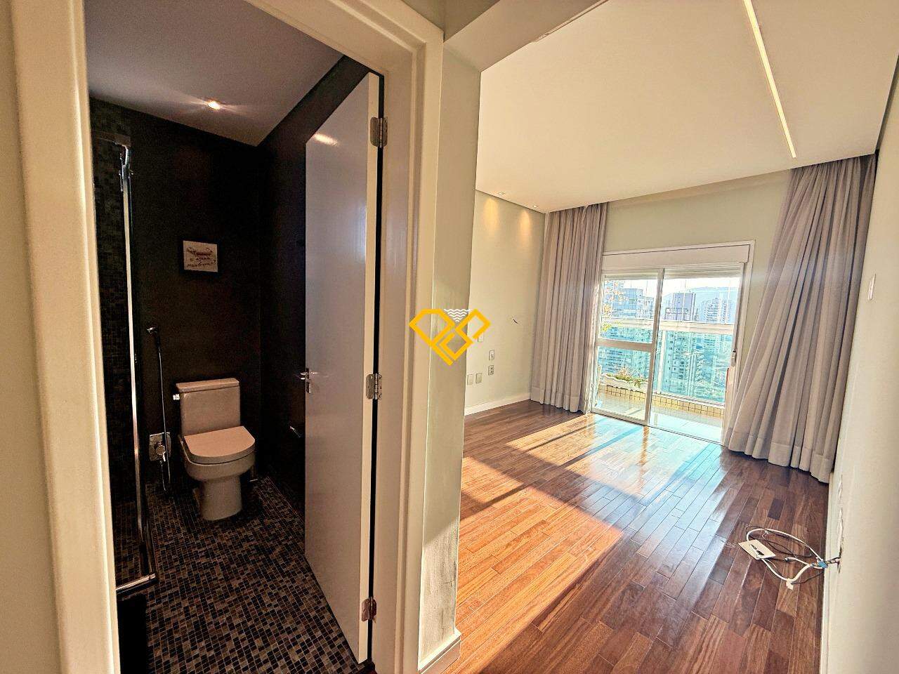 Apartamento à venda no Pompéia: Suíte 1