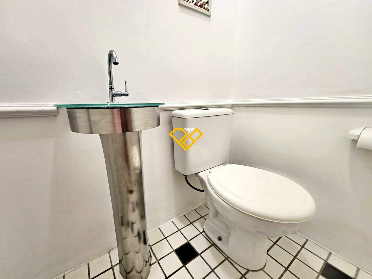 Apartamento Duplex à venda no Gonzaga: Lavabo