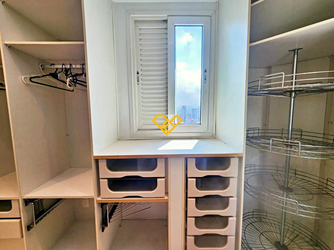 Apartamento Duplex para aluguel no Gonzaga: Closet