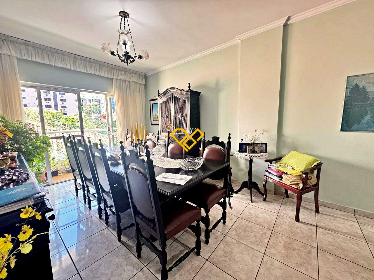 Apartamento à venda no Ponta da Praia: Sala