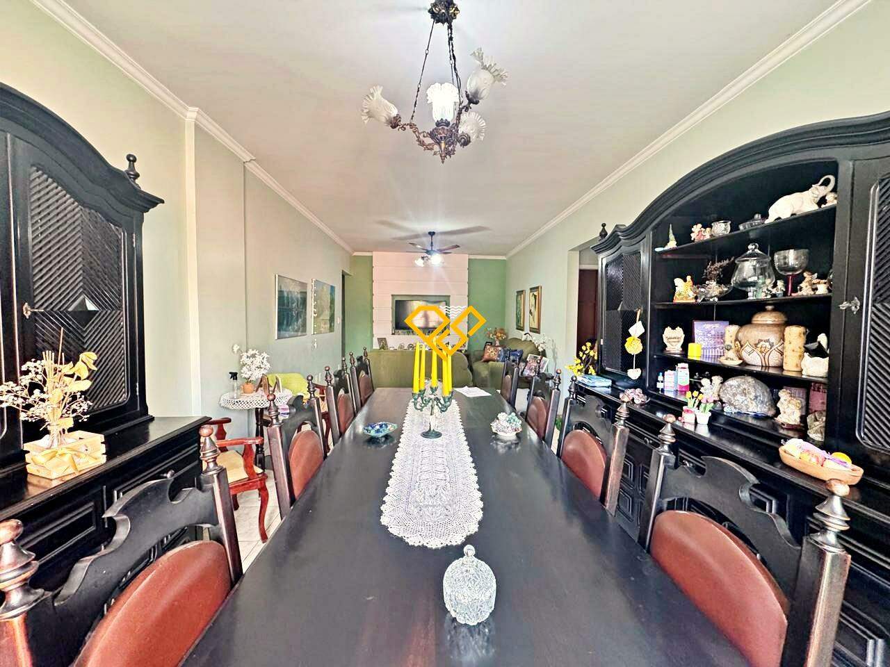 Apartamento à venda no Ponta da Praia: Sala