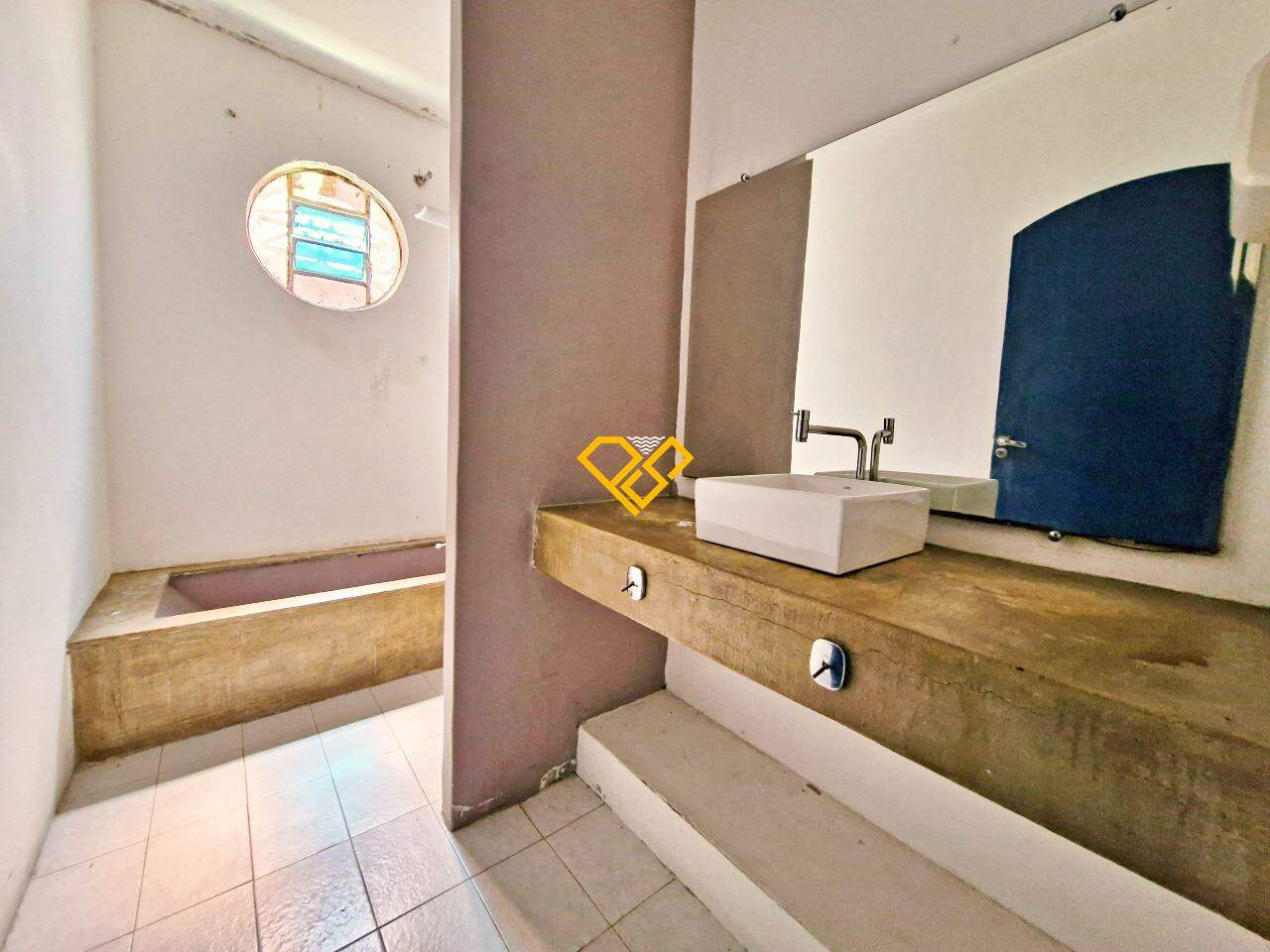 Casa à venda no Embaré: Wc social