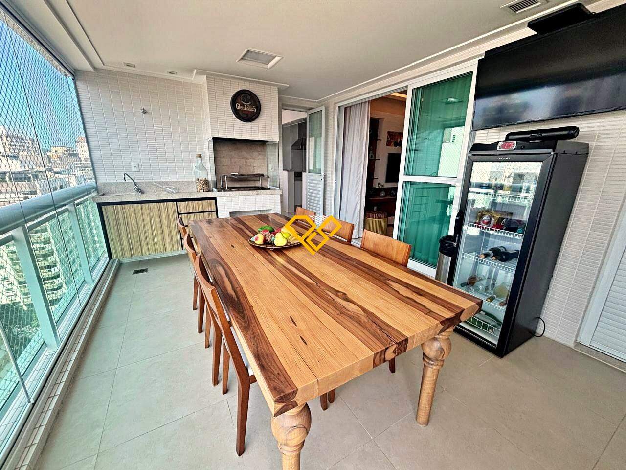 Apartamento para aluguel no Aparecida: Varanda com churrasqueira