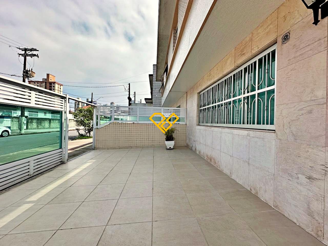 Sobrado à venda no Embaré: Garagem