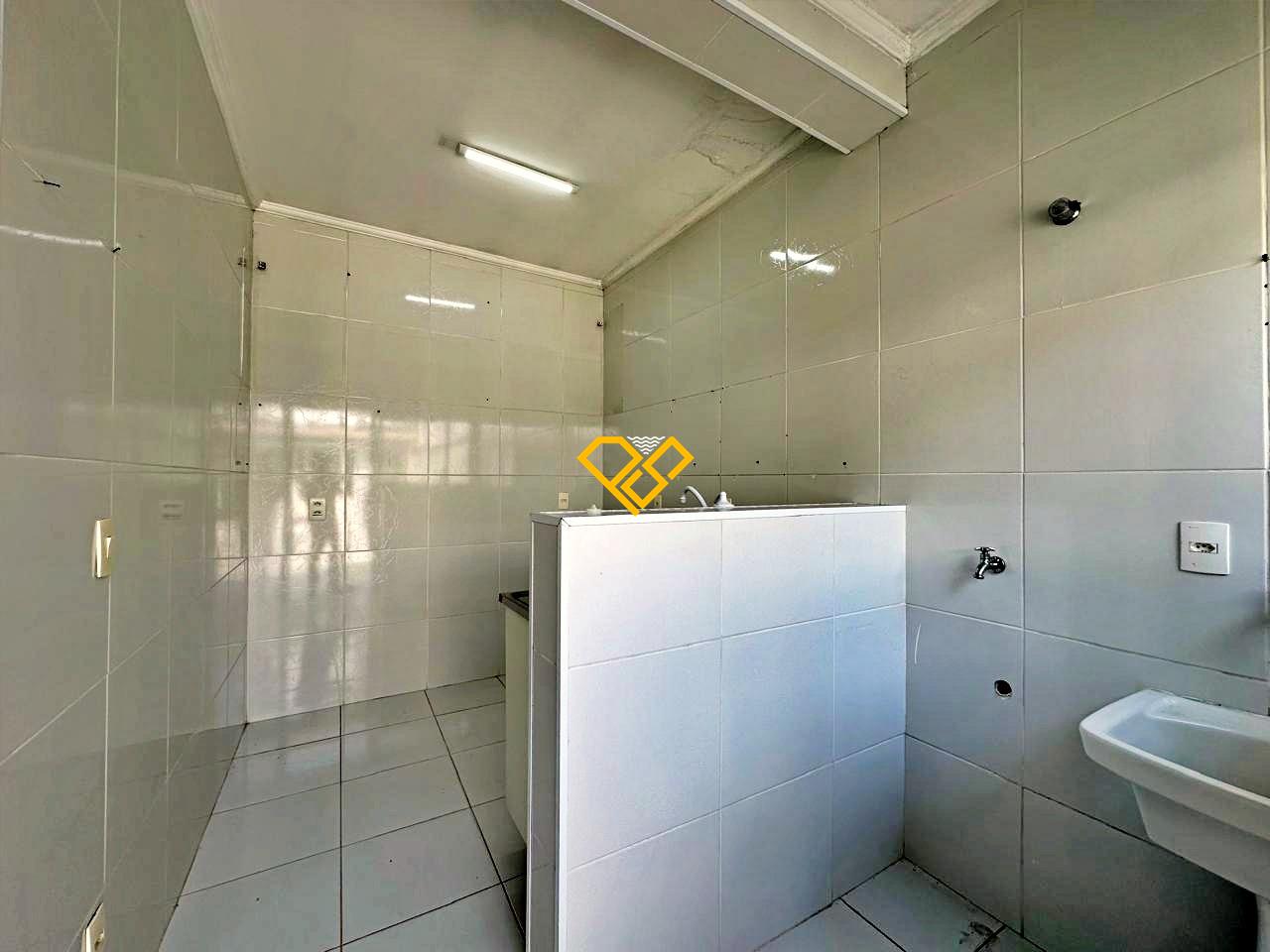 Sobrado à venda no Embaré: Edícula - área de serviço