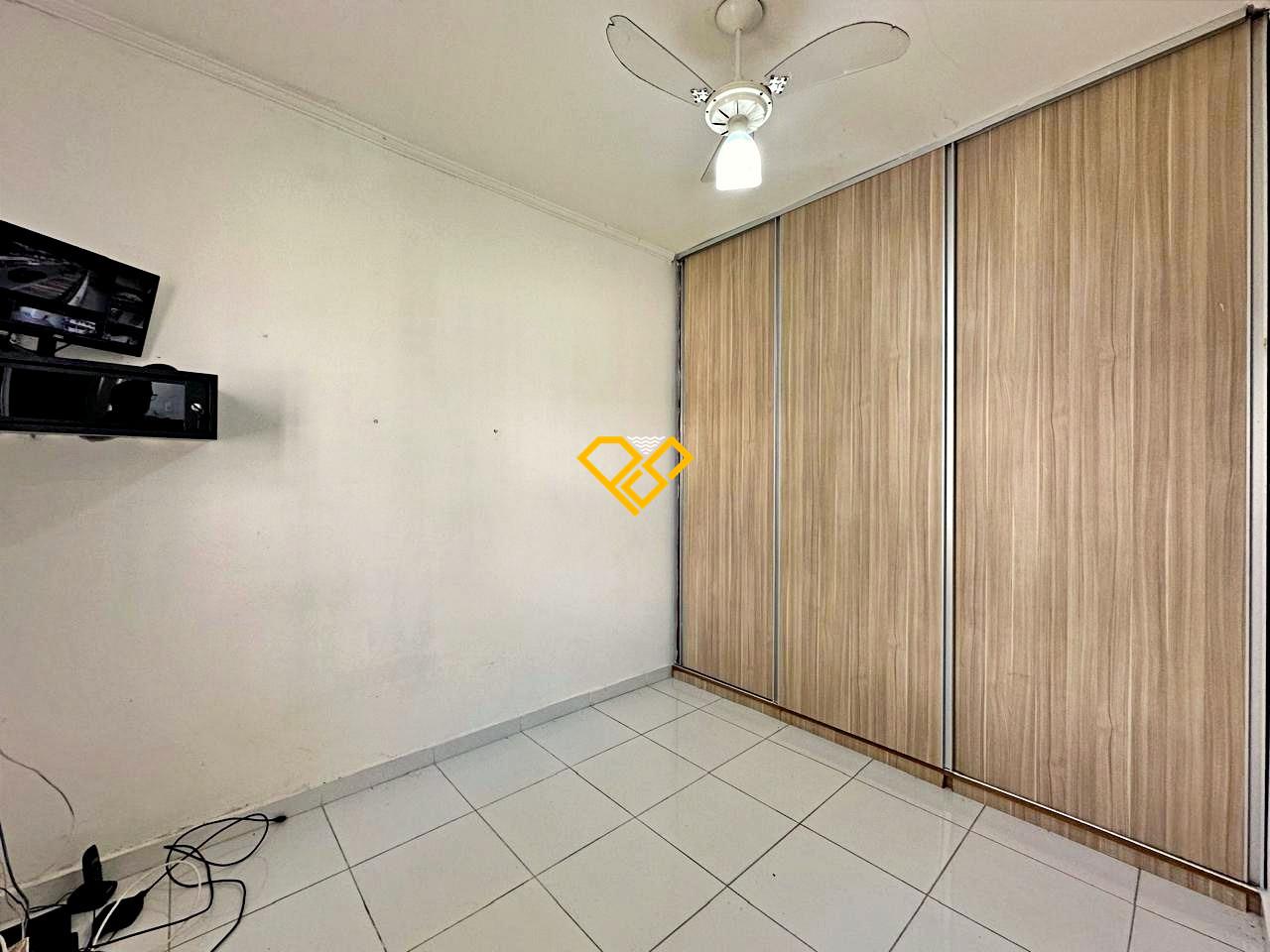 Sobrado à venda no Embaré: Edícula - Dormitório