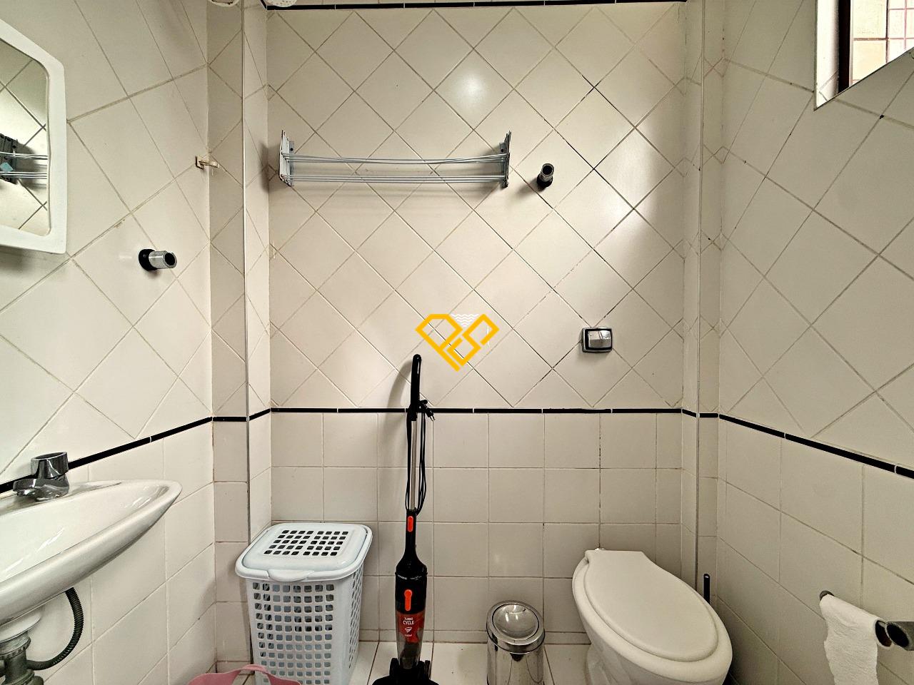 Apartamento para aluguel no Ponta da Praia: Wc de serviço