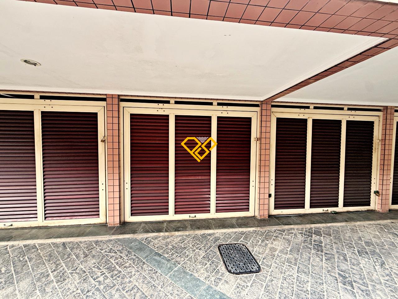 Apartamento para aluguel no Ponta da Praia: Garagem