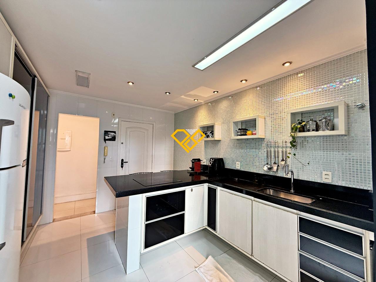 Apartamento para aluguel no Ponta da Praia: Cozinha