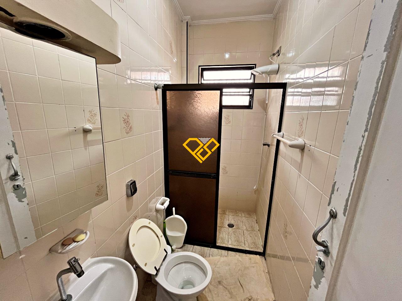 Sobrado à venda no Embaré: Edícula wc social