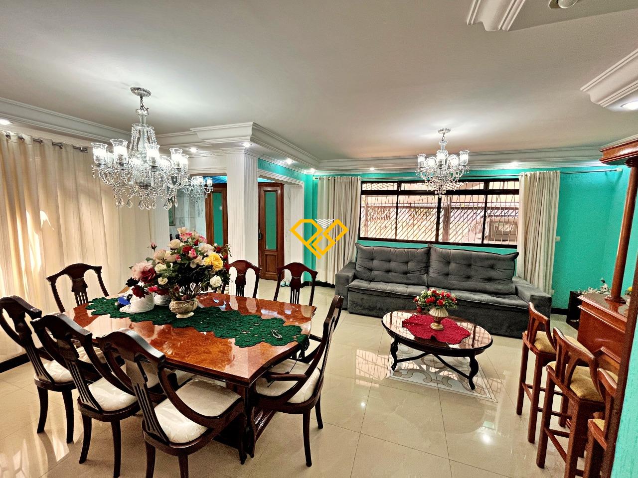 Sobrado à venda no Embaré: Sala