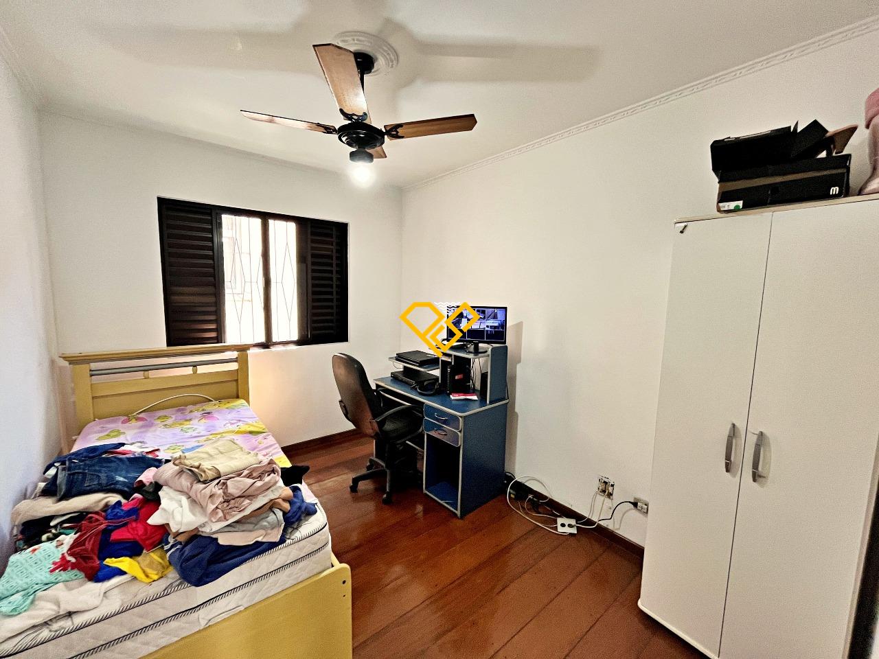 Sobrado à venda no Embaré: Dormitório 1