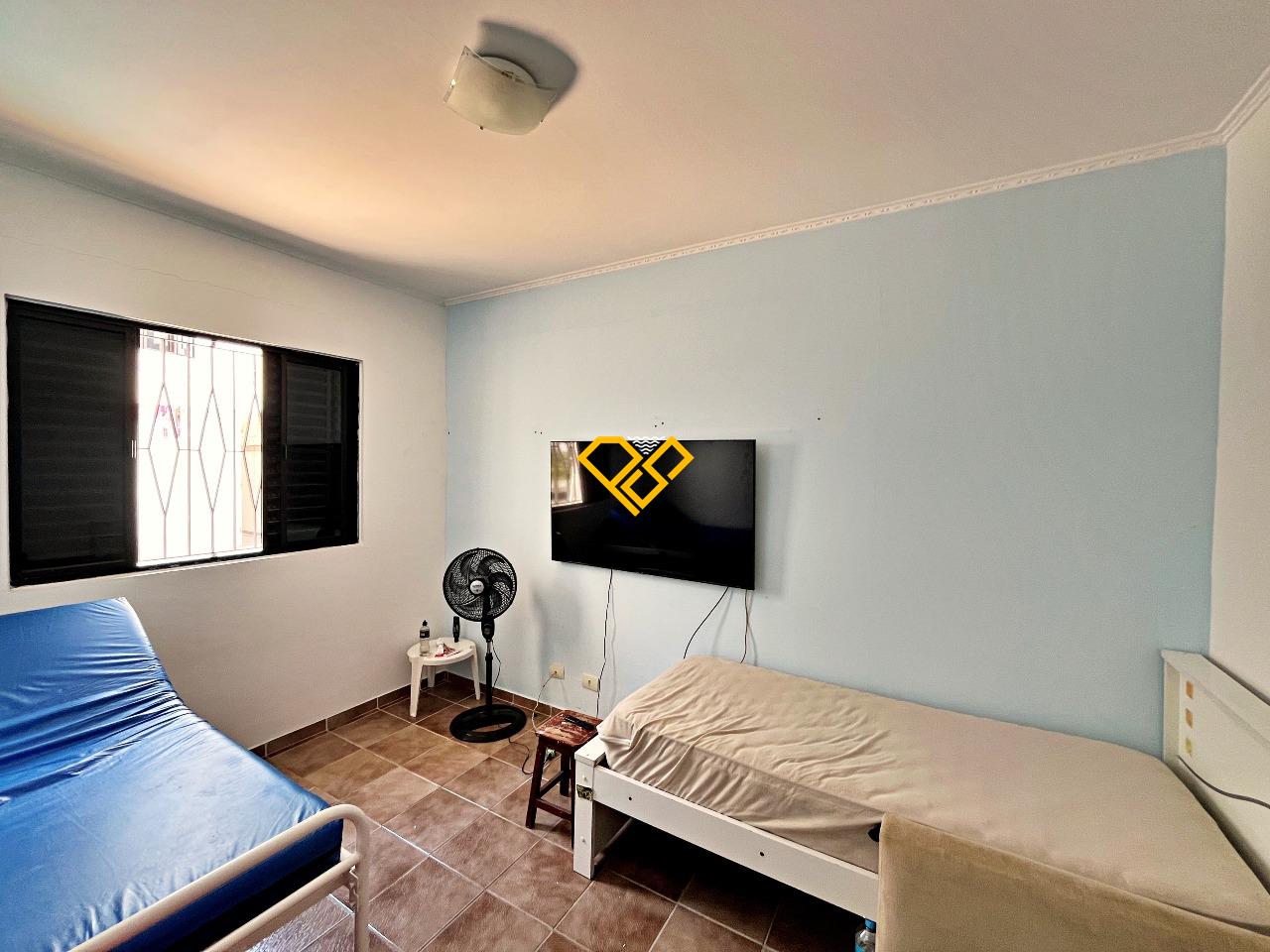 Sobrado à venda no Embaré: Edícula dormitório