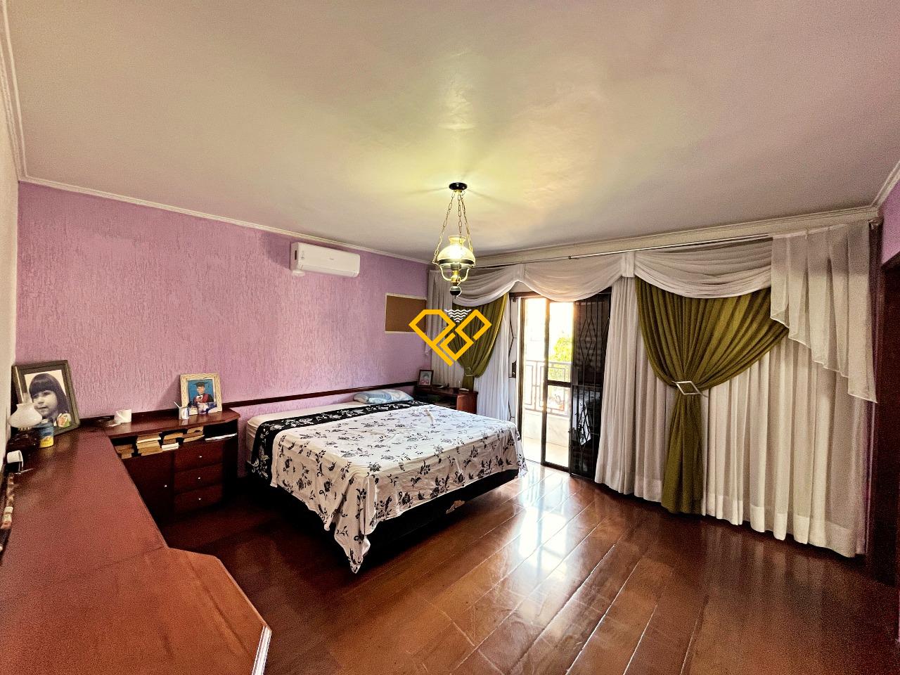 Sobrado à venda no Embaré: Dormitório 4 - suíte