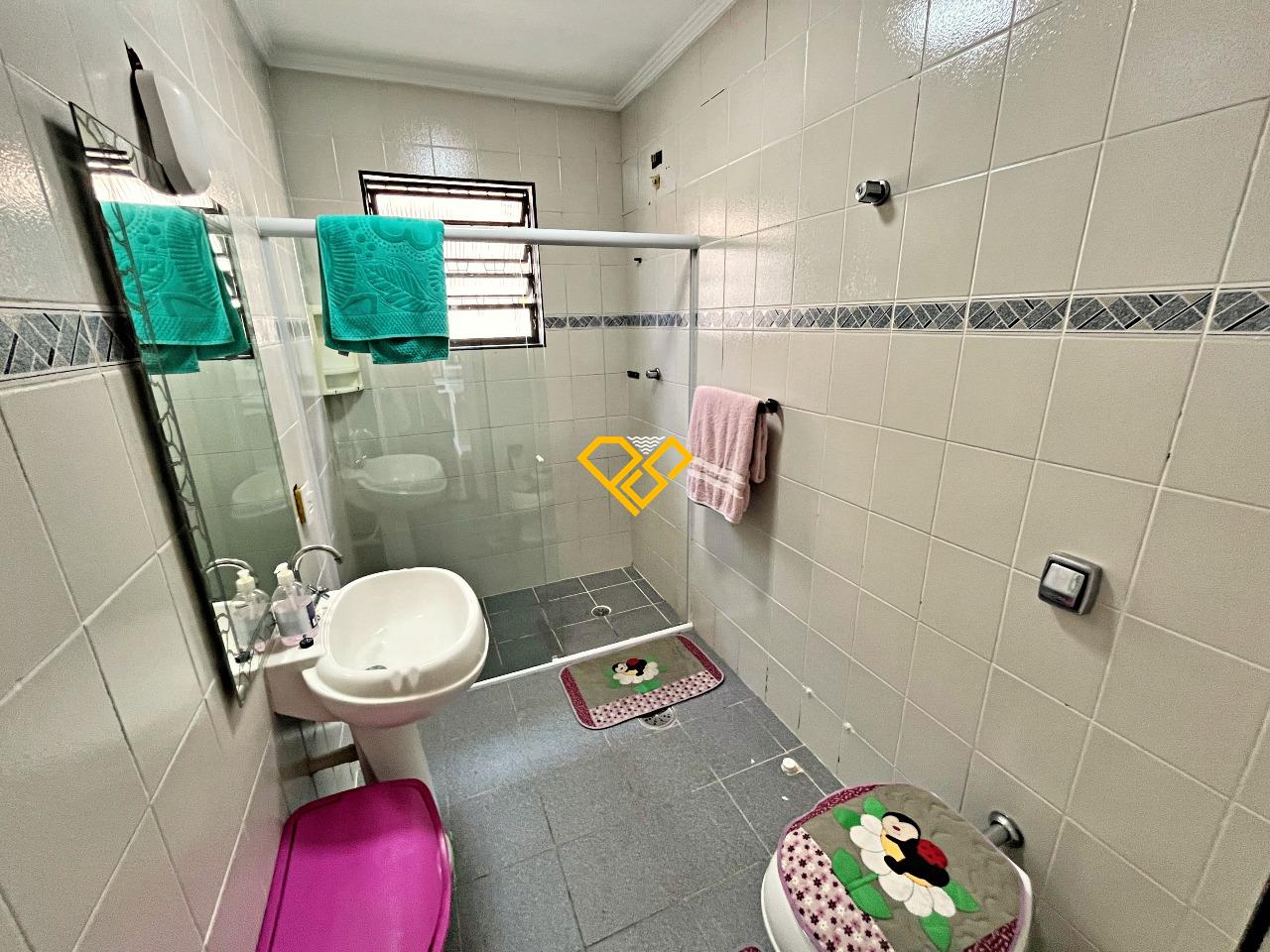 Sobrado à venda no Embaré: Wc suíte 2