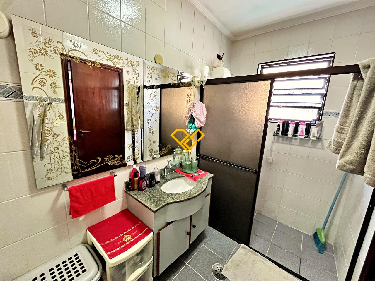 Sobrado à venda no Embaré: Wc suíte 3