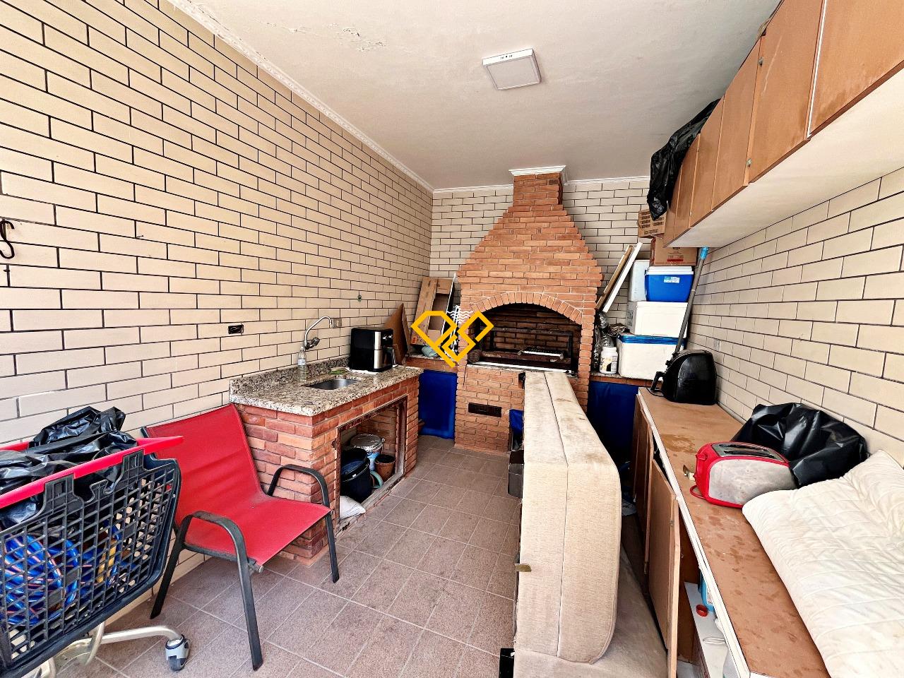 Sobrado à venda no Embaré: Área gourmet com churrasqueira