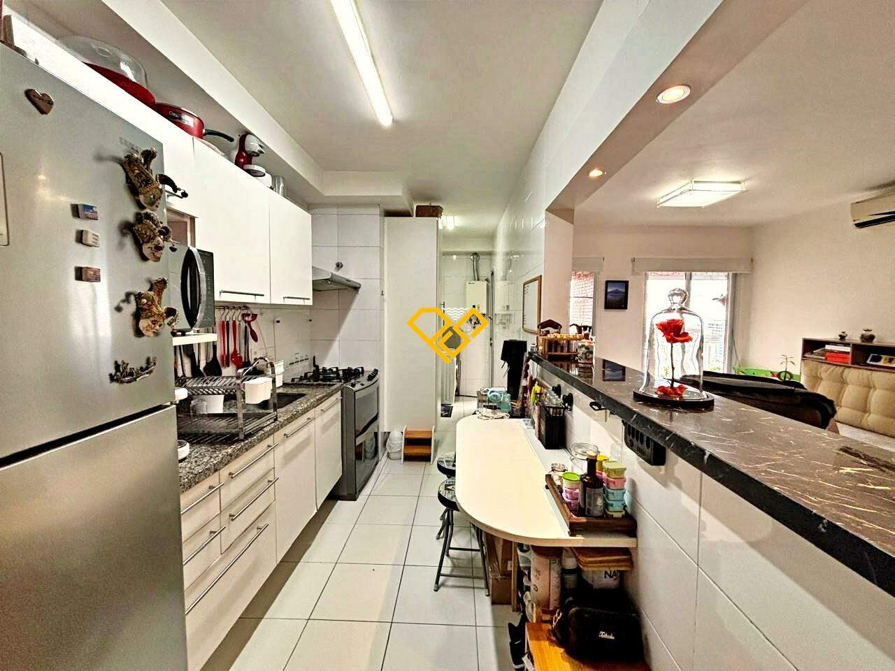 Apartamento à venda no Gonzaga: Cozinha