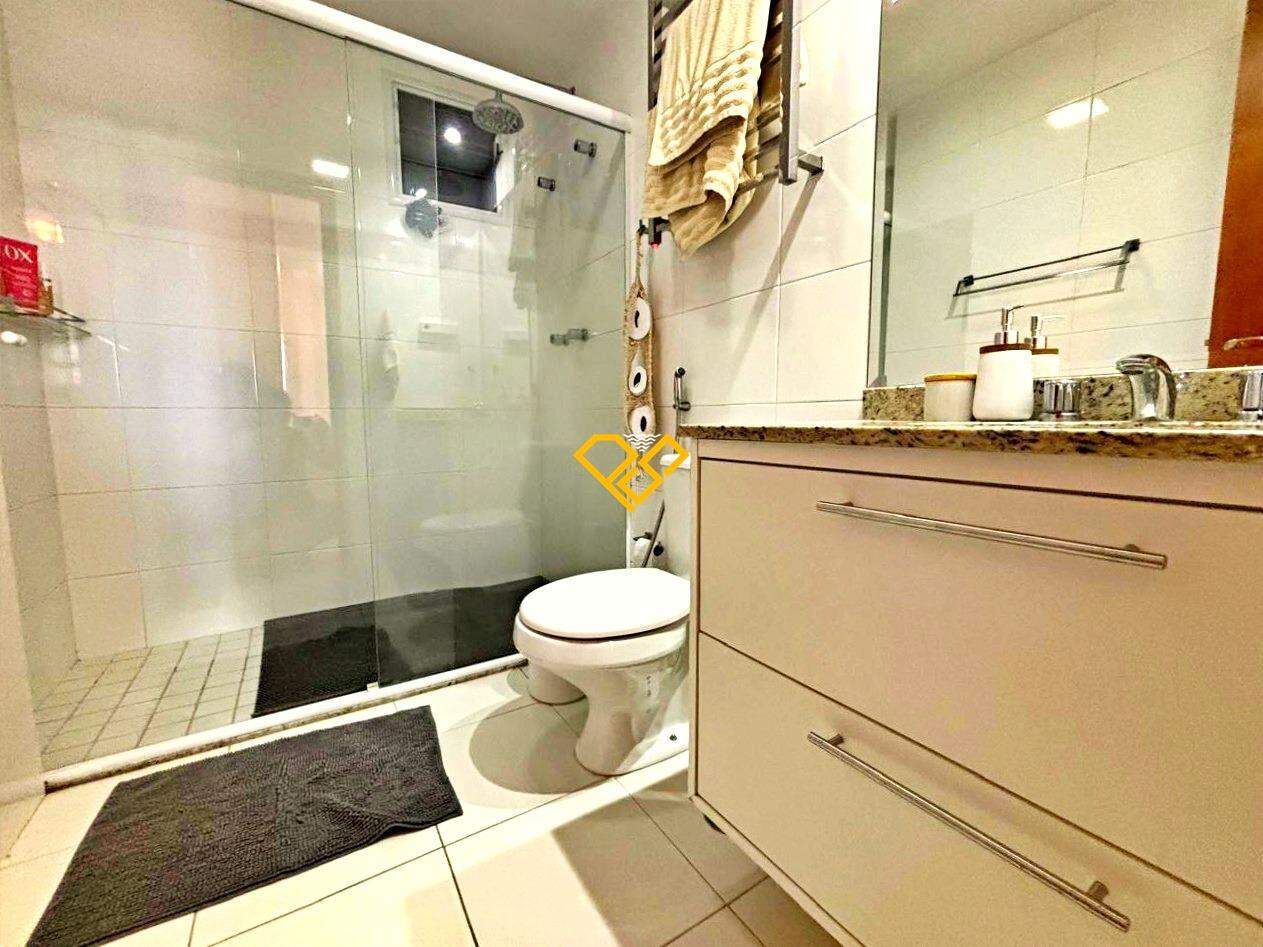 Apartamento à venda no Gonzaga: Wc suíte