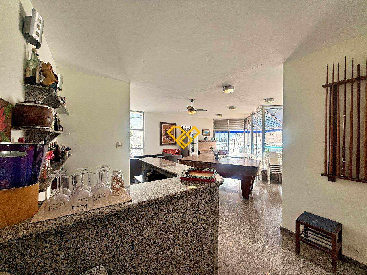 Cobertura para aluguel no Gonzaga: Sala 2° piso