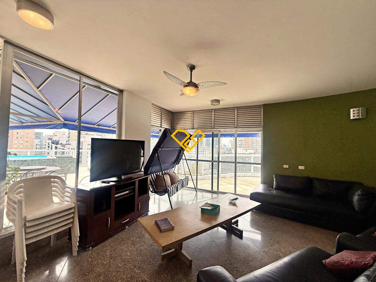 Cobertura para aluguel no Gonzaga: Sala 2° piso