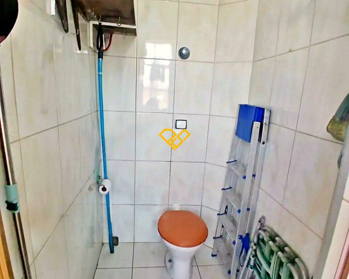 Apartamento à venda no Boqueirão: Wc de serviço